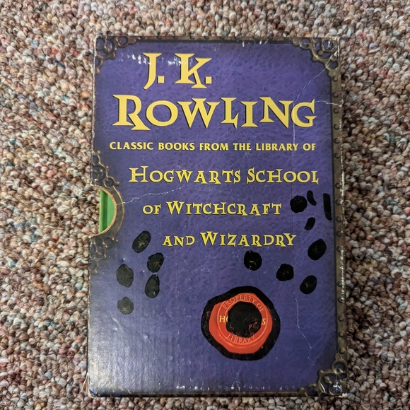 Harry Potter Book set of 2 - Quidditch & Fantastic Beasts - Picture 3 of 9